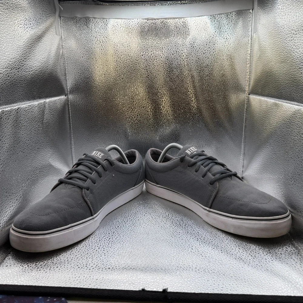 Nike product pair